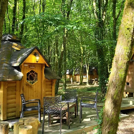 Le Domaine Insolite De Broceliande Chalé