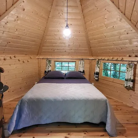 Chalet Le Domaine Insolite De Broceliande *
