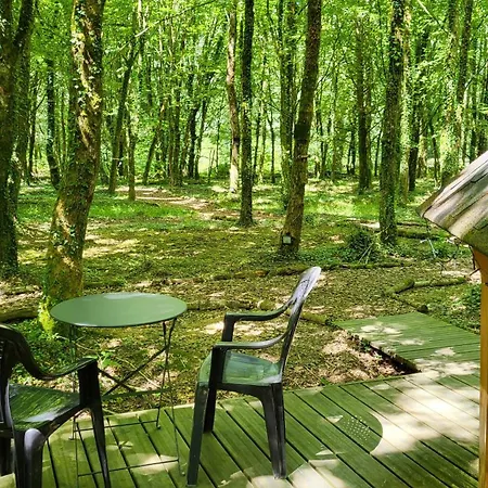Le Domaine Insolite De Broceliande *