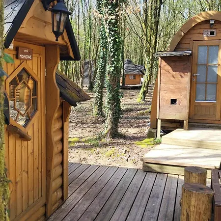 Le Domaine Insolite De Broceliande Chalet *